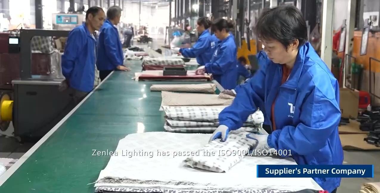 ZANNOE street light factory interior
